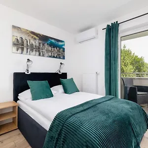Stylish Klemensiewicza In Cracow By Renters Apartament