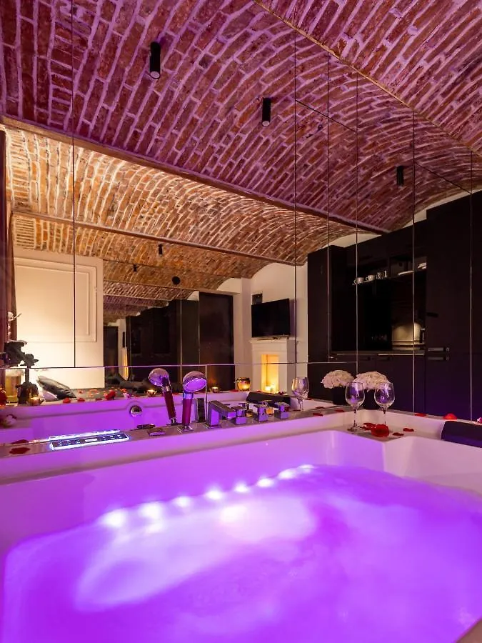 Apartament Secretly Studio With Jacuzzi Kraków